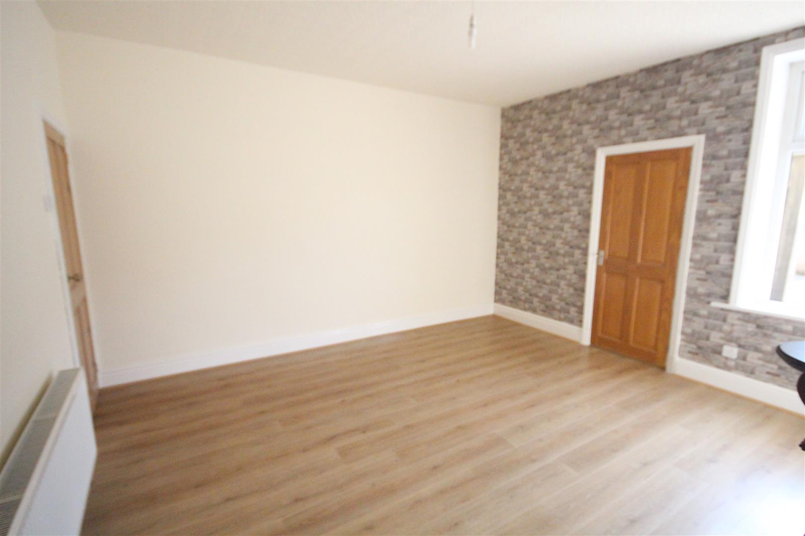 2 bedroom terraced house To Let in Barnoldswick - IMG_2583.jpg